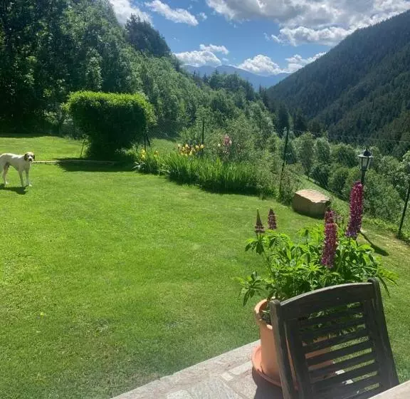 Aamiaismajoitus (B&B) Chez Fred Et Carine