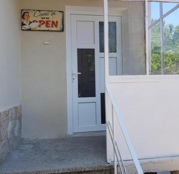 پانسیون къща за гости саня