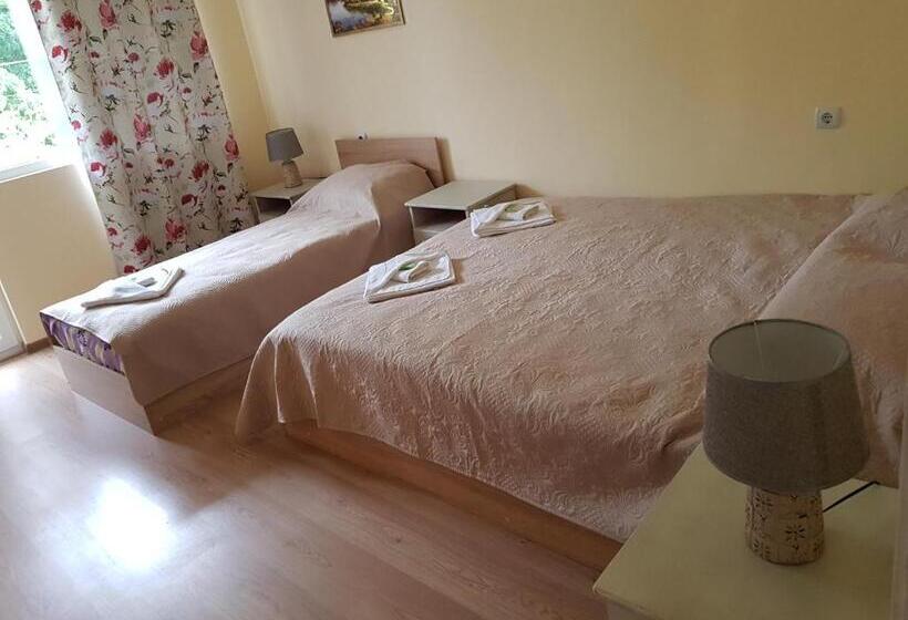 پانسیون къща за гости саня