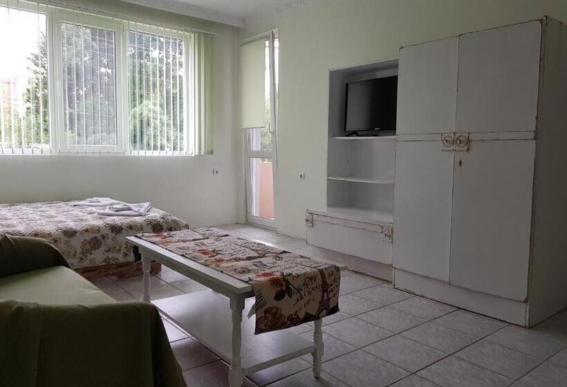 پانسیون къща за гости саня