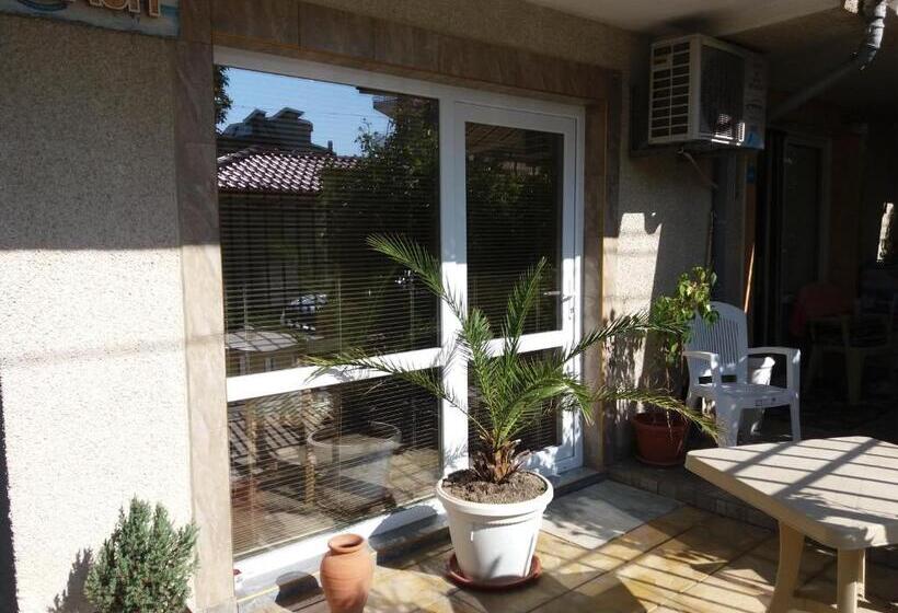 膳宿费 Vila Riviera