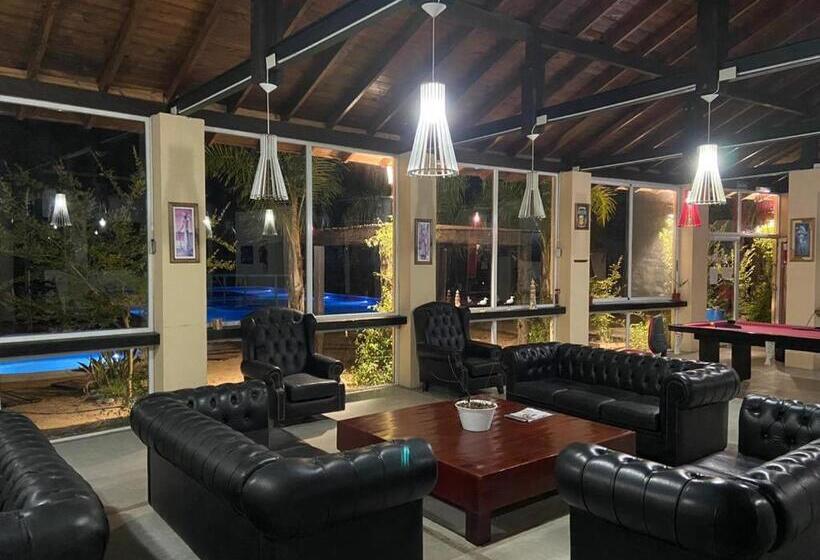 فندق La Delfina Island Resort