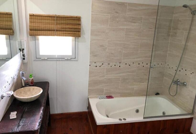 فندق La Delfina Island Resort