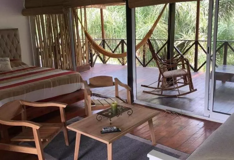 Hotelli La Delfina Island Resort