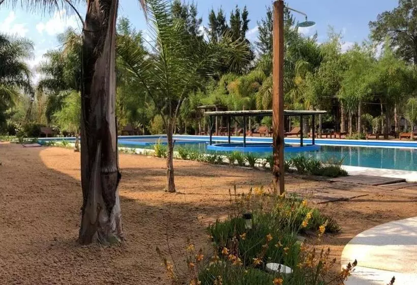 Hotelli La Delfina Island Resort