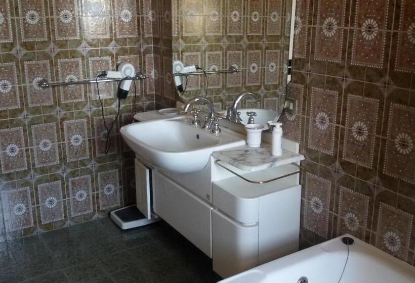 膳宿费 Big Brenta