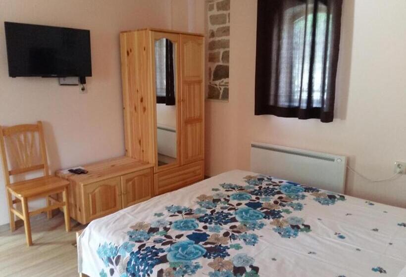 بنسيون Guest House Friends