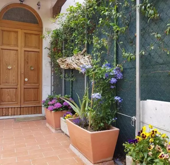 تختخواب و صبحانه A Casa Di Ilaria