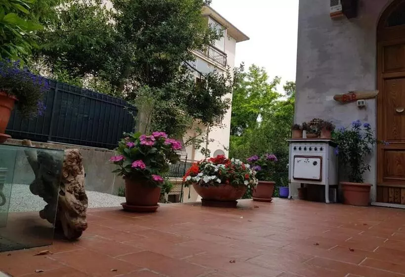 تختخواب و صبحانه A Casa Di Ilaria