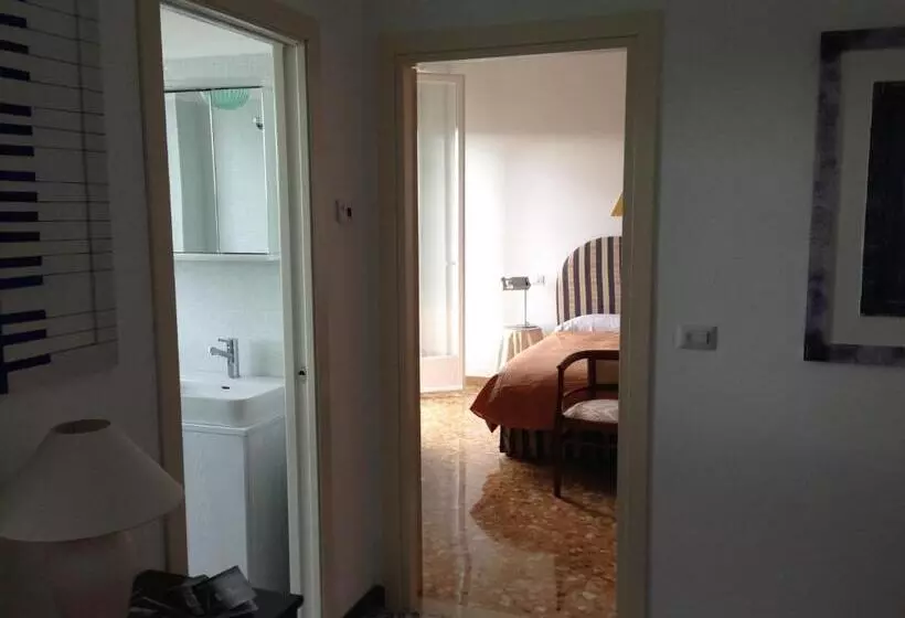 تختخواب و صبحانه A Casa Di Ilaria