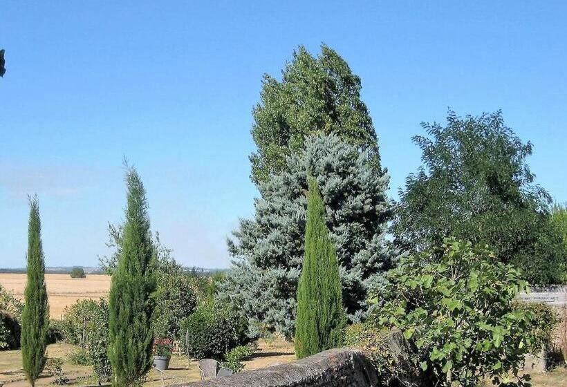 Bed and Breakfast Chambre D Hôtes Oiron, Deux Sevres   Not Near Taize, Burgundy