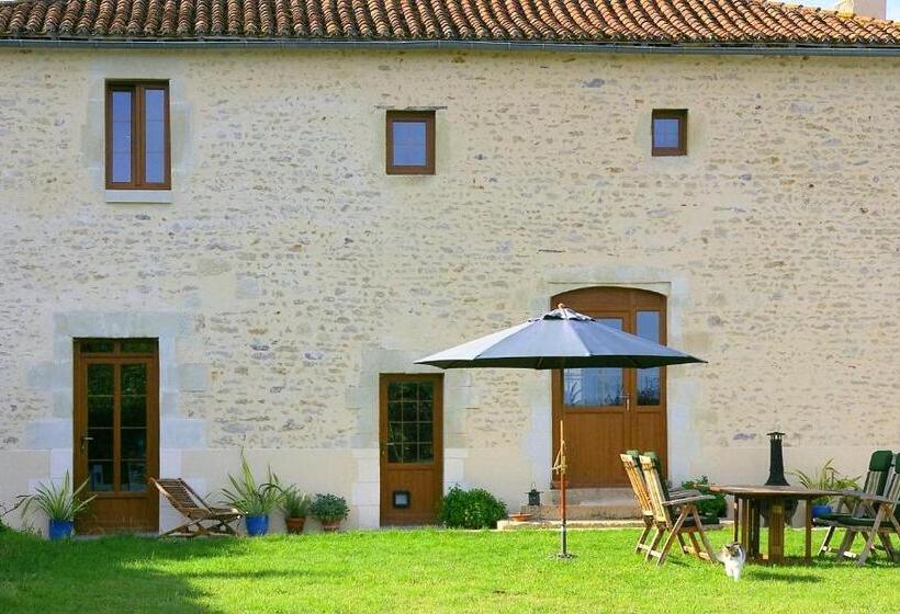 Bed and Breakfast Chambre D Hôtes Oiron, Deux Sevres   Not Near Taize, Burgundy