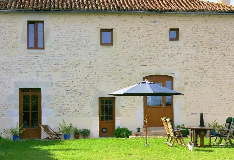 ベッドアンドブレックファースト Chambre D Hôtes Oiron, Deux Sevres   Not Near Taize, Burgundy