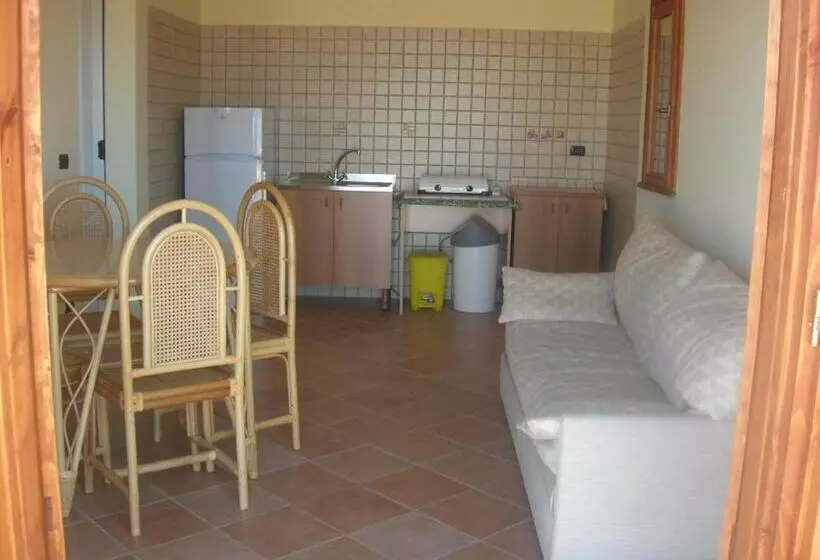 هتل Agriturismo Residenza Nakelia