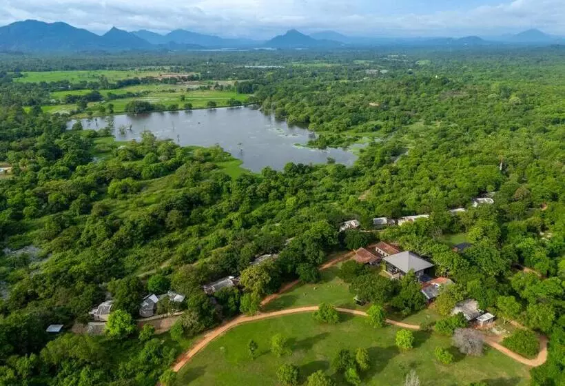 Hotelli Ayugiri Ayurveda Wellness Resort Sigiriya