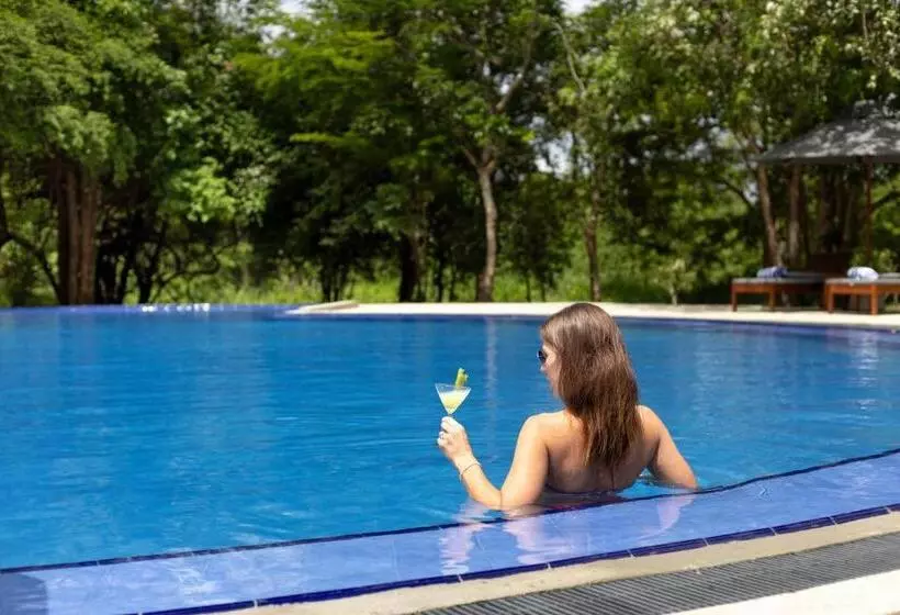 Hotelli Ayugiri Ayurveda Wellness Resort Sigiriya