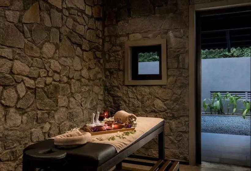Hotelli Ayugiri Ayurveda Wellness Resort Sigiriya