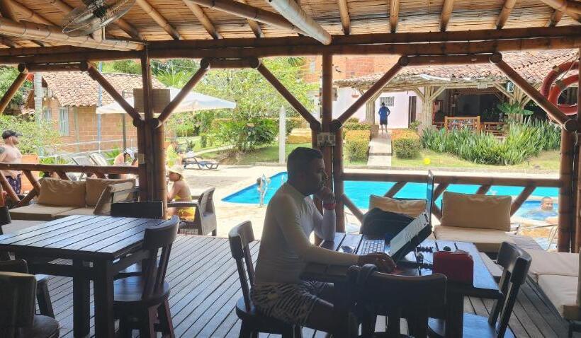 هتل Parador Del Gitano