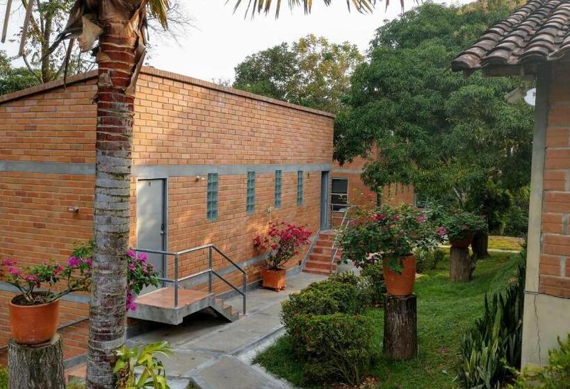 هتل Parador Del Gitano