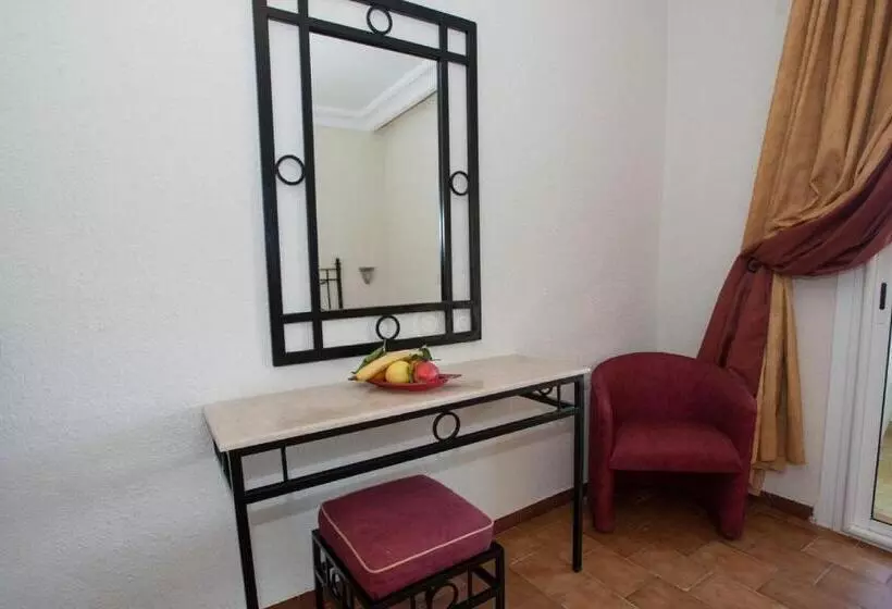 Hotelli Sol Palmeras Beach   Family