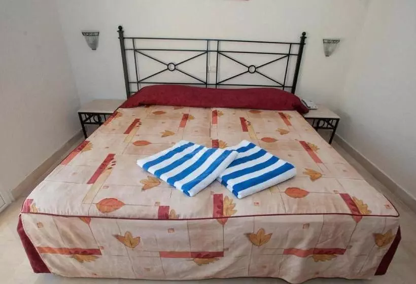 Hotelli Sol Palmeras Beach   Family