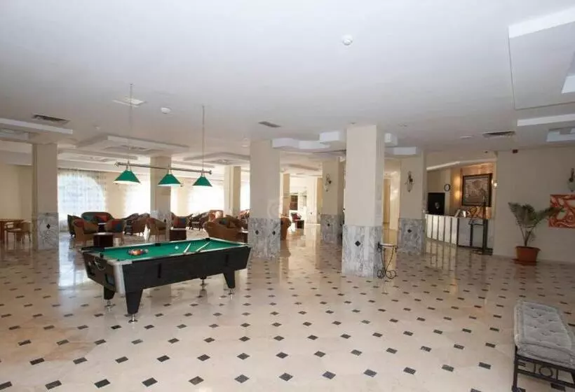 Hotelli Sol Palmeras Beach   Family