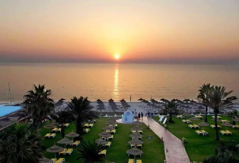 Hotelli Sol Palmeras Beach   Family