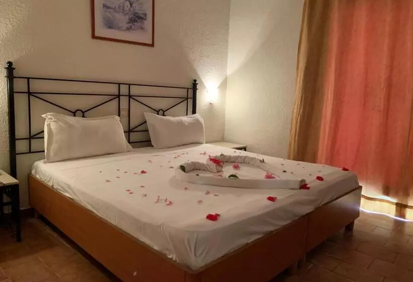 Hotelli Sol Palmeras Beach   Family