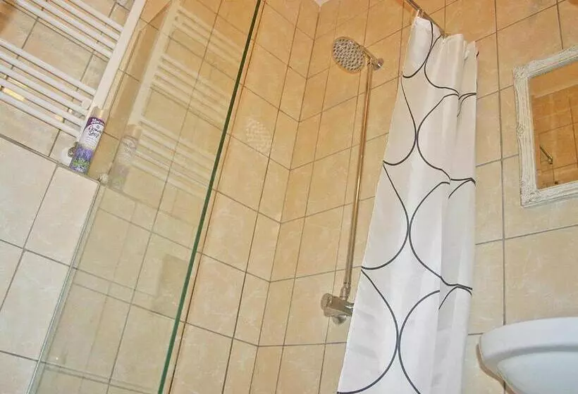 پانسیون Vila Levanda
