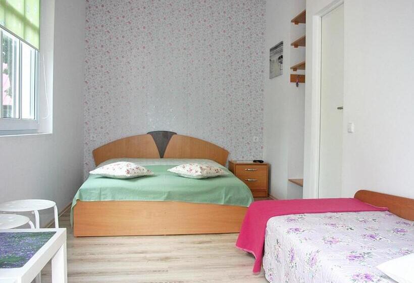 پانسیون Vila Levanda