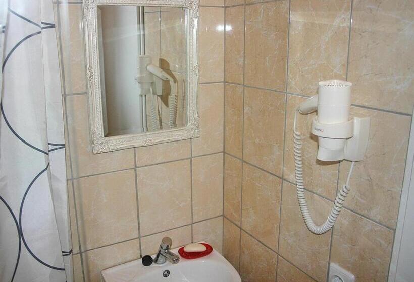 پانسیون Vila Levanda