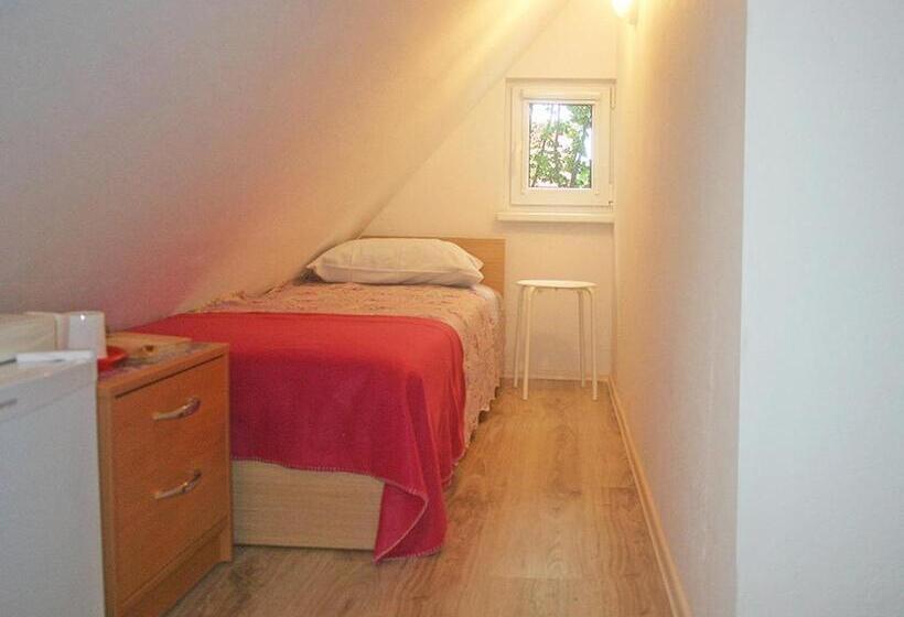 پانسیون Vila Levanda