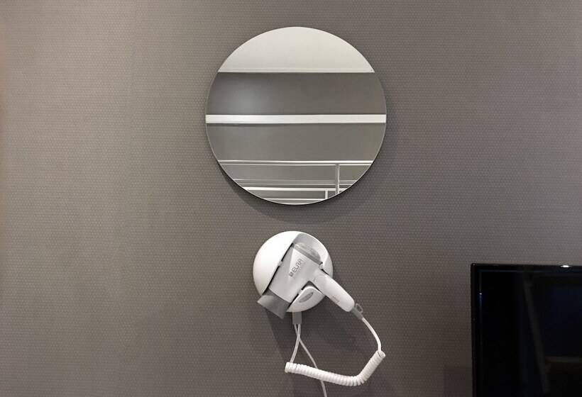 הוסטל Mini Hotel Insa