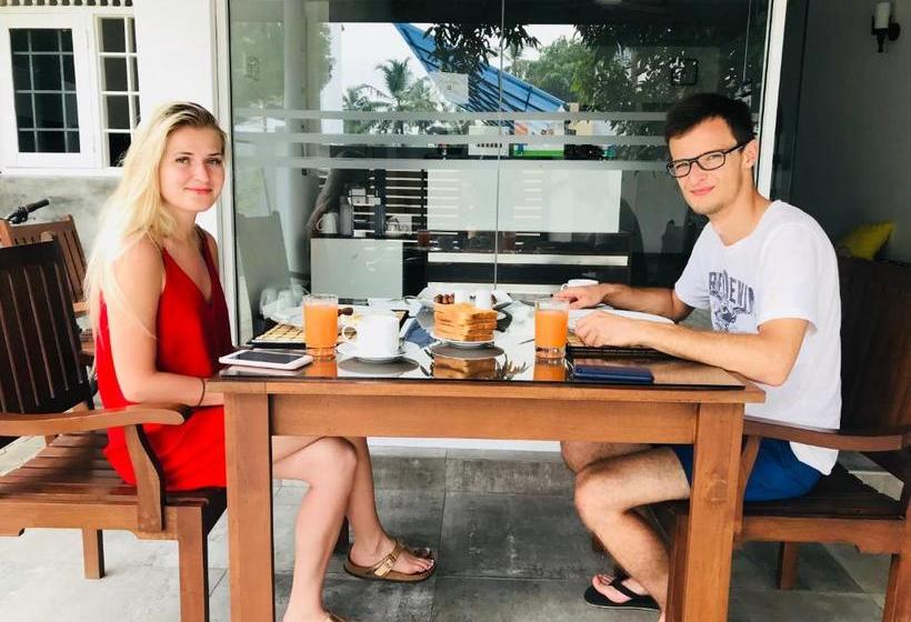 민박 Swan White Villa