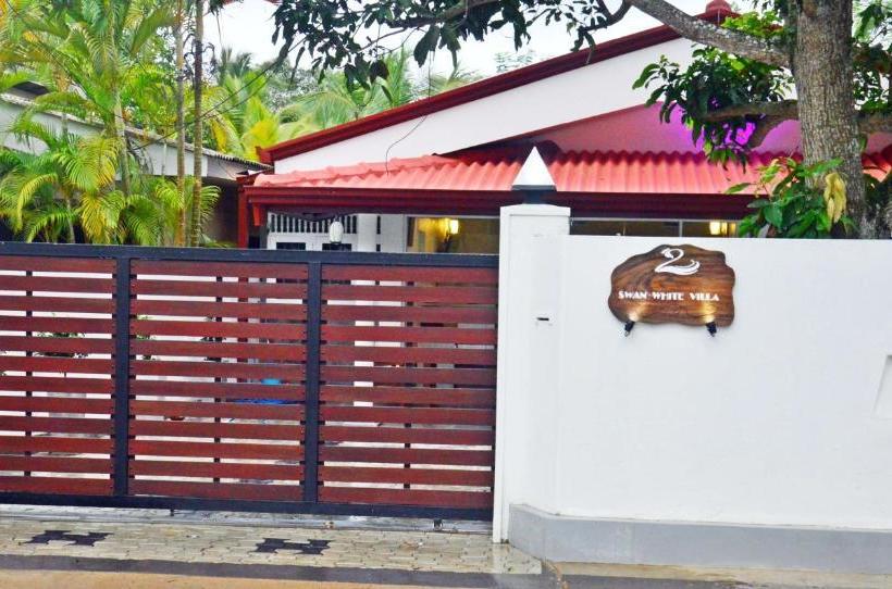 민박 Swan White Villa