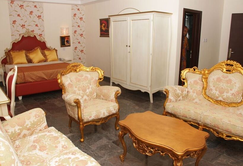 هتل Calabar Harbour Resort Spa