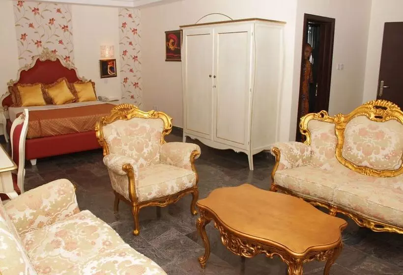 هتل Calabar Harbour Resort Spa