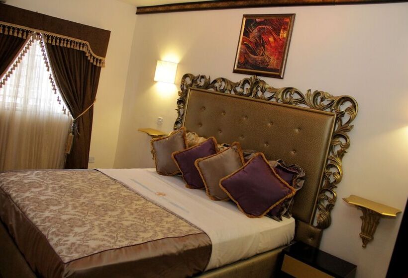 هتل Calabar Harbour Resort Spa