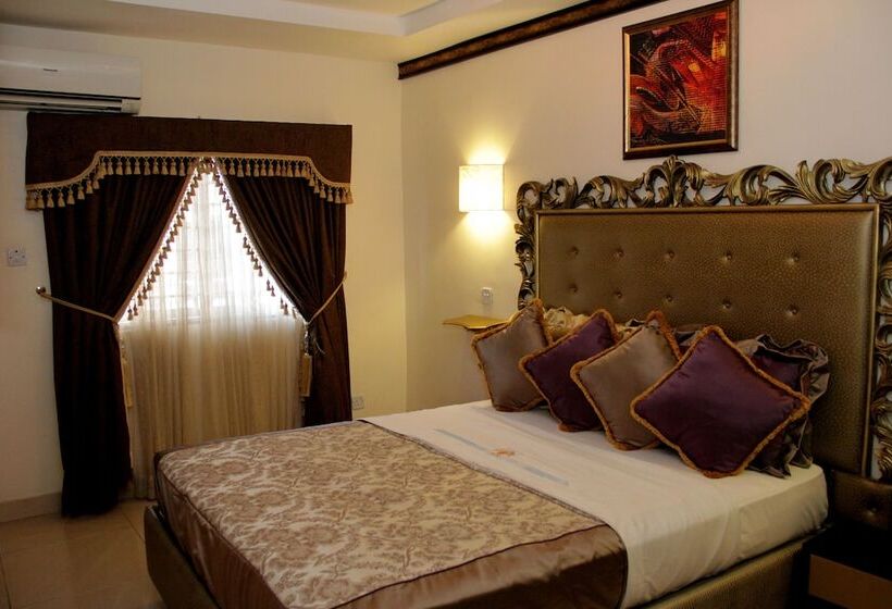 هتل Calabar Harbour Resort Spa