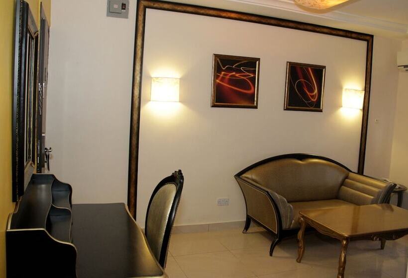 هتل Calabar Harbour Resort Spa