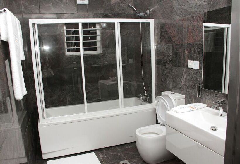 هتل Calabar Harbour Resort Spa