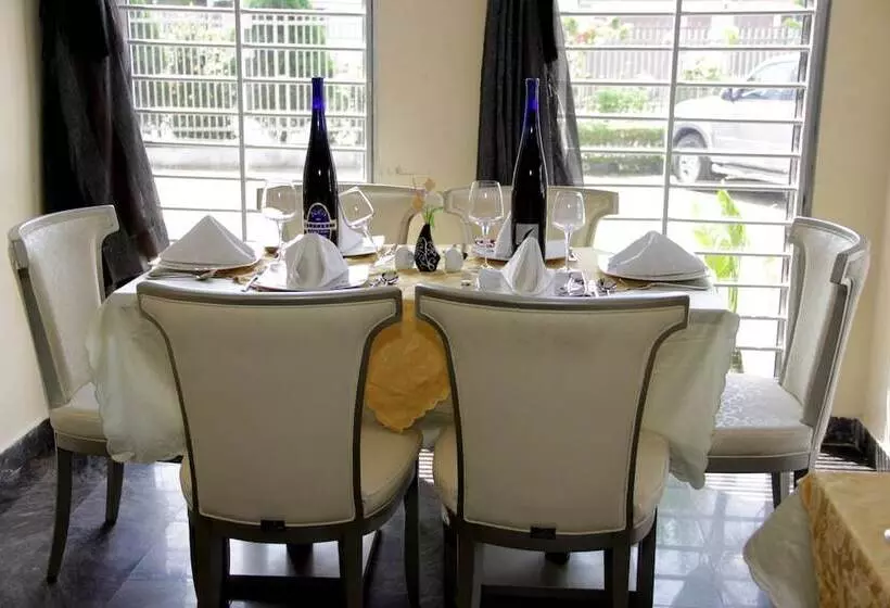هتل Calabar Harbour Resort Spa