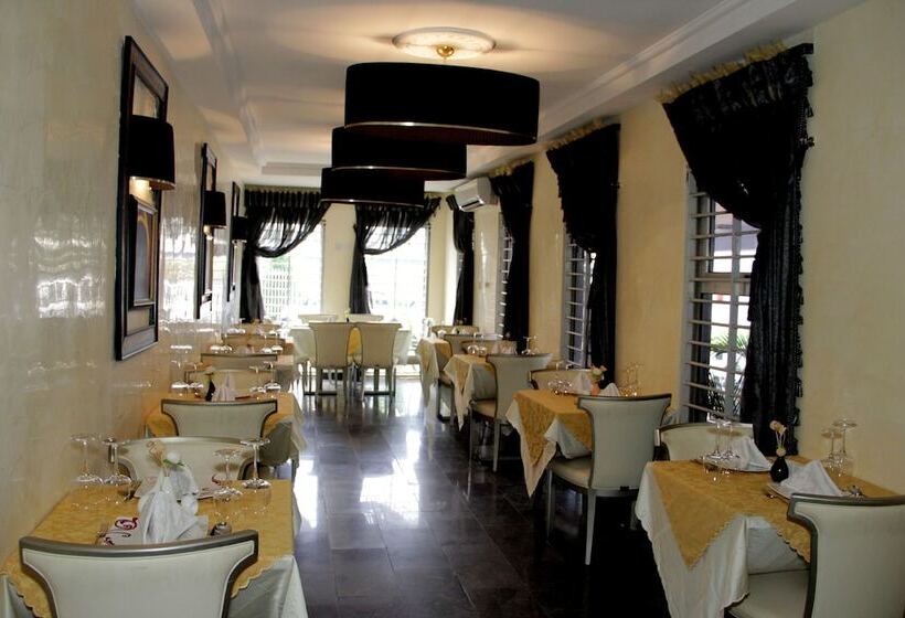 هتل Calabar Harbour Resort Spa