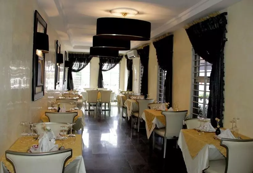 هتل Calabar Harbour Resort Spa