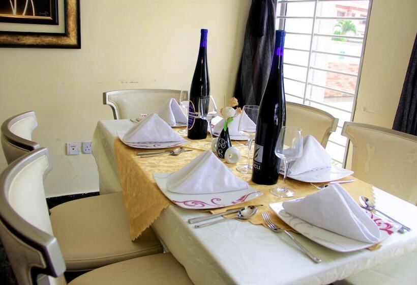 هتل Calabar Harbour Resort Spa