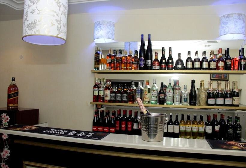 هتل Calabar Harbour Resort Spa