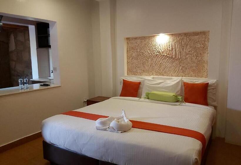 هتل Sahara Gardens Kericho