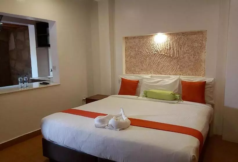 هتل Sahara Gardens Kericho