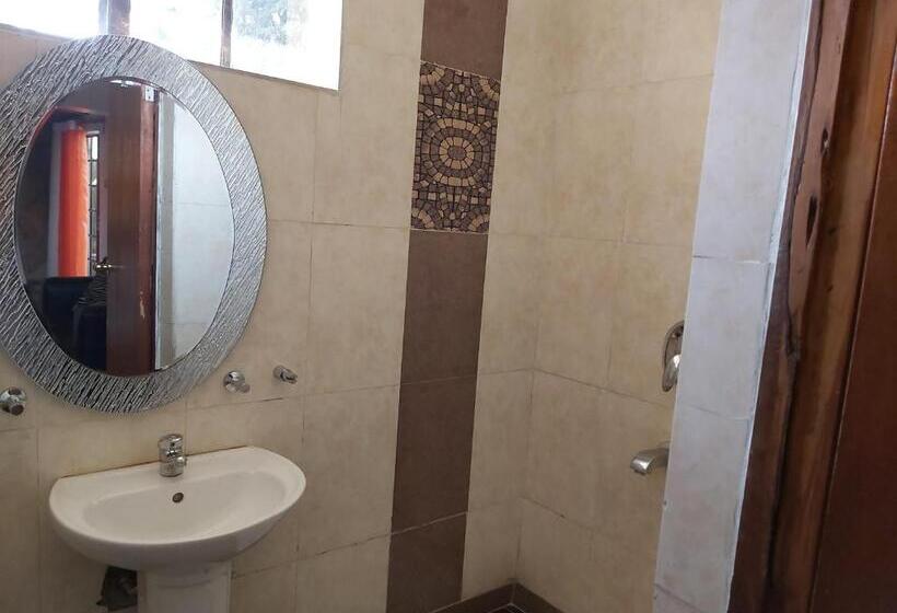 هتل Sahara Gardens Kericho