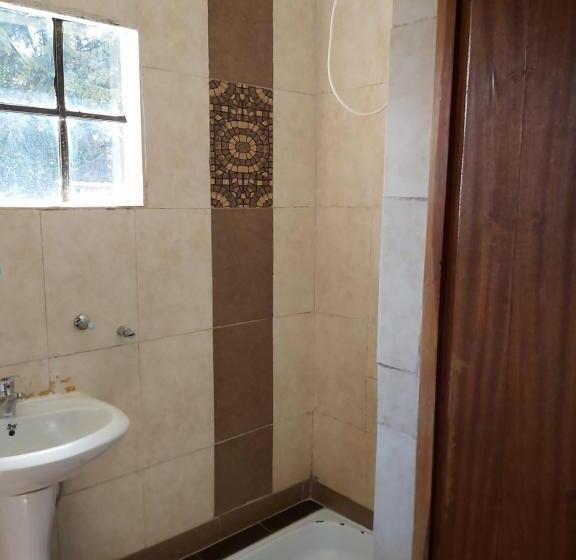 هتل Sahara Gardens Kericho